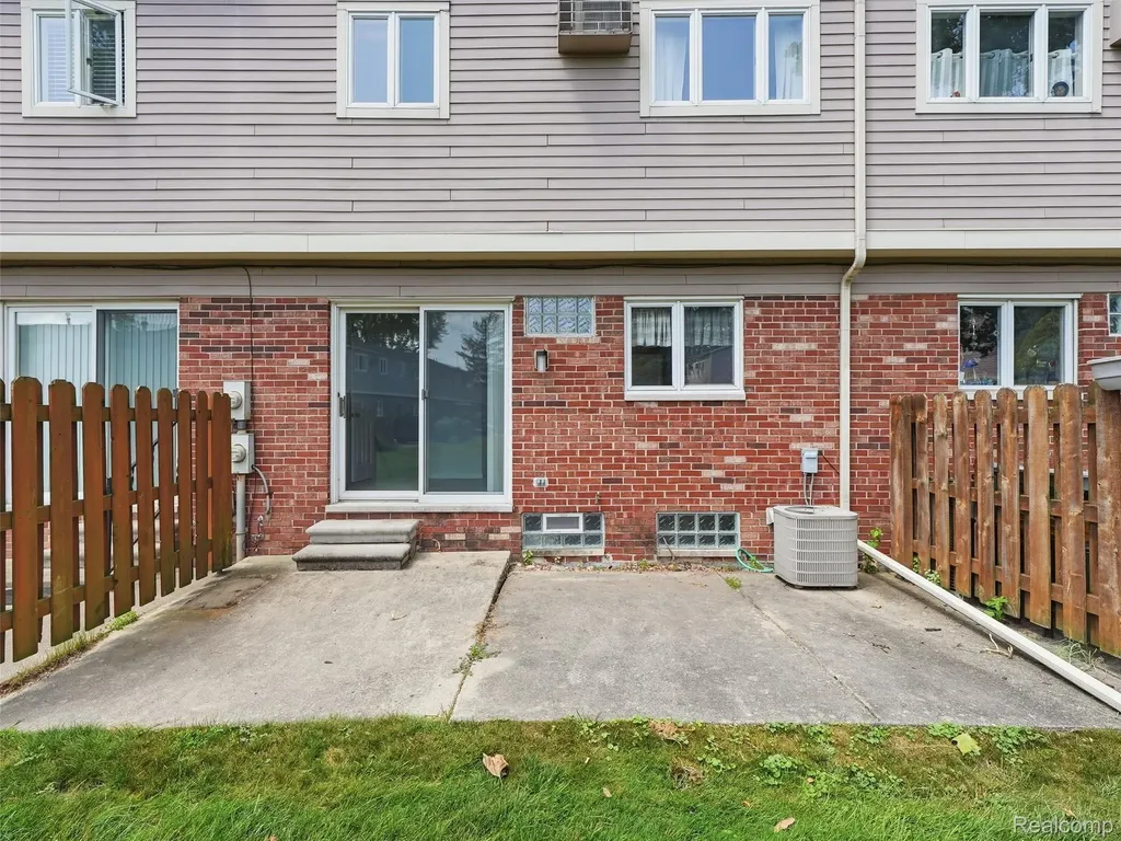 37136 Charter Oaks Boulevard Clinton Charter Township MI 48036