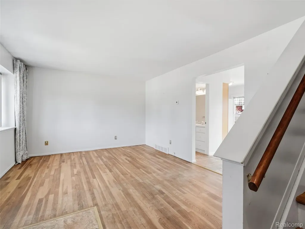 37136 Charter Oaks Boulevard Clinton Charter Township MI 48036
