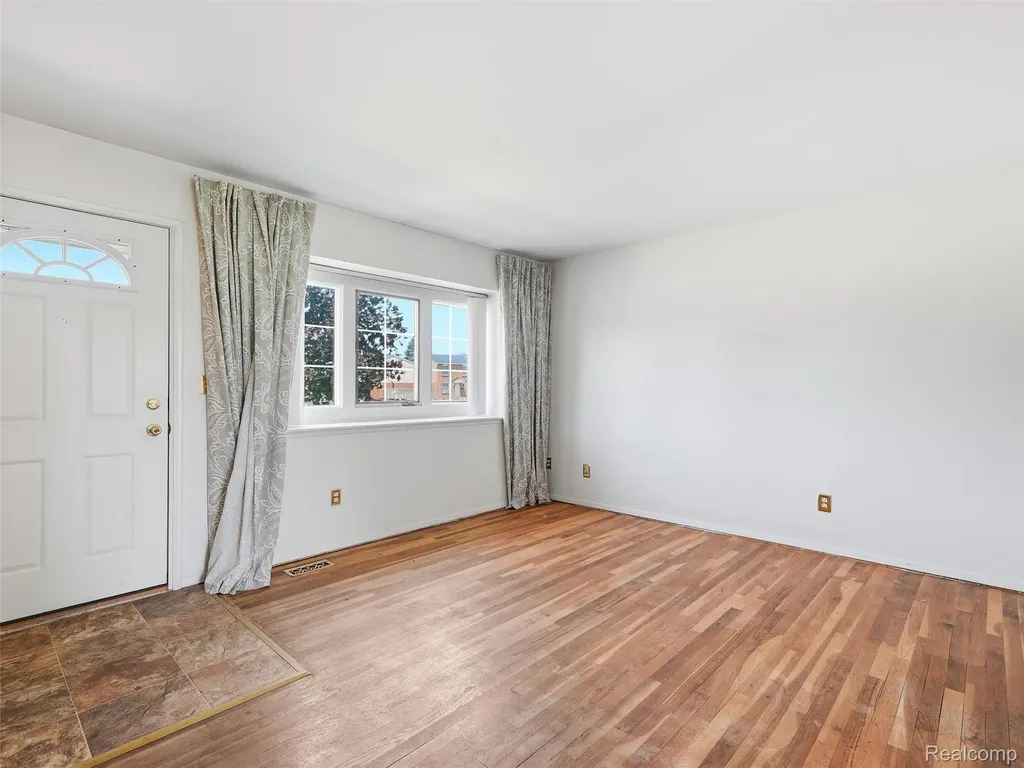 37136 Charter Oaks Boulevard Clinton Charter Township MI 48036