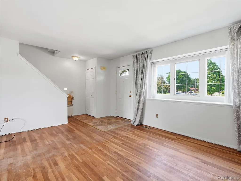 37136 Charter Oaks Boulevard Clinton Charter Township MI 48036