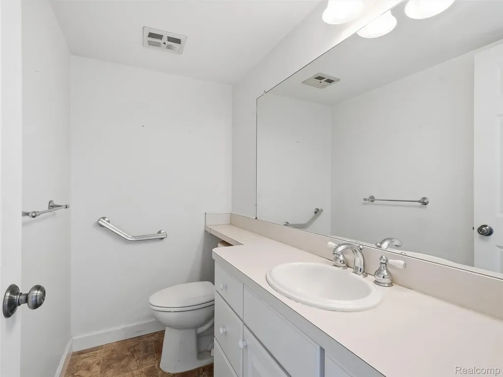 37136 Charter Oaks Boulevard Clinton Charter Township MI 48036