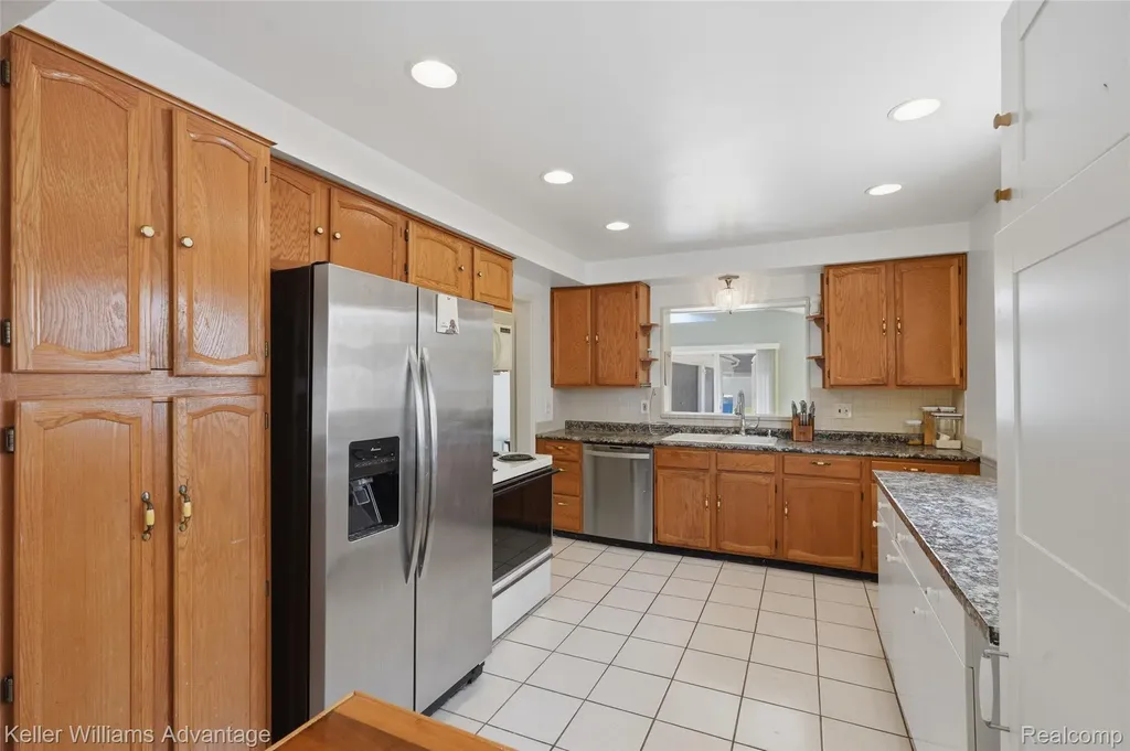 25123 Ward Street Taylor City MI 48180