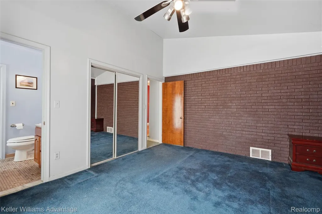 25123 Ward Street Taylor City MI 48180