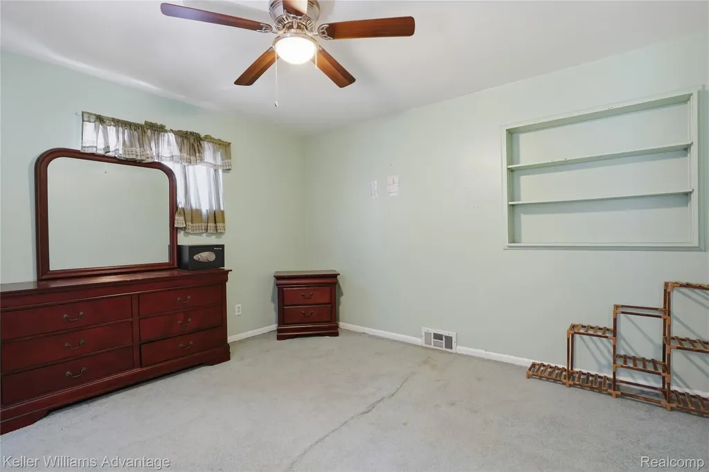 25123 Ward Street Taylor City MI 48180