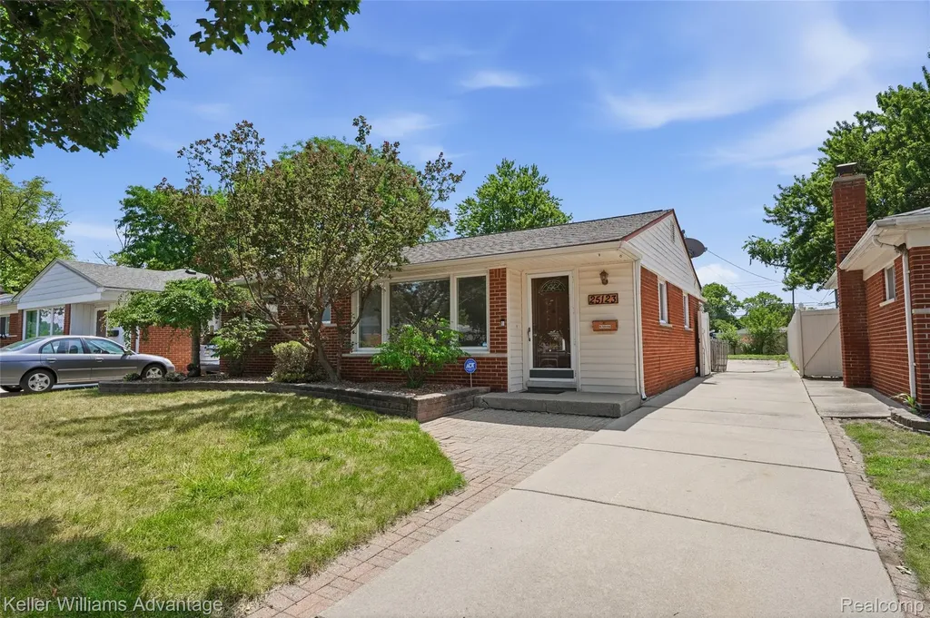 25123 Ward Street Taylor City MI 48180