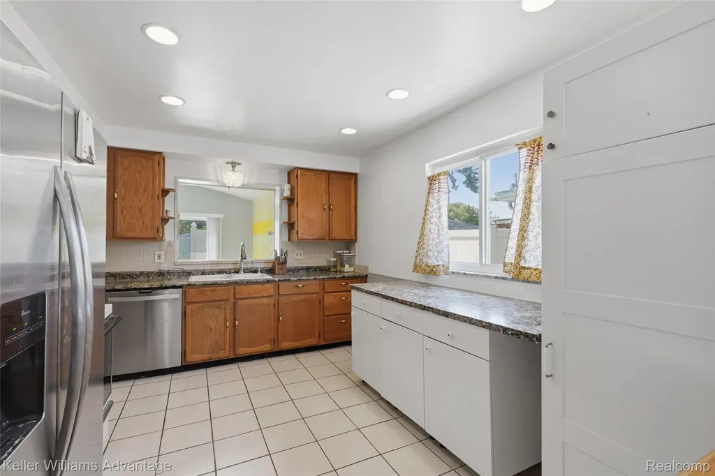 25123 Ward Street Taylor City MI 48180