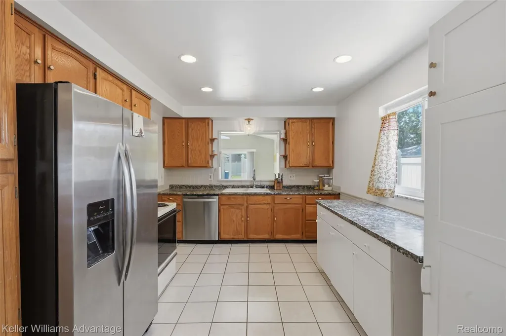 25123 Ward Street Taylor City MI 48180