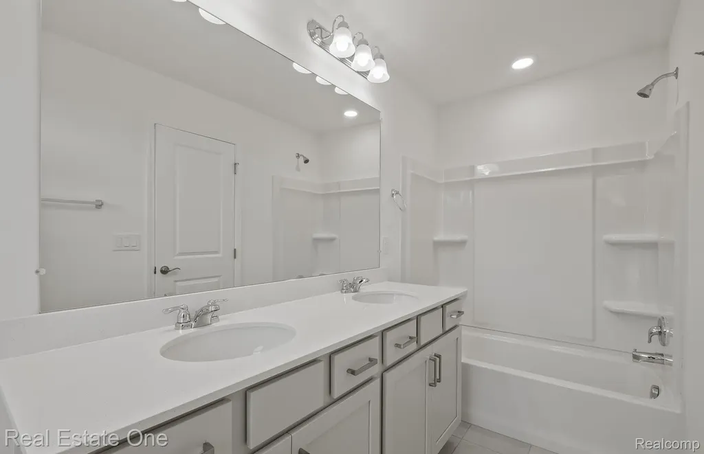 340 N Sydney Court Plymouth City MI 48170