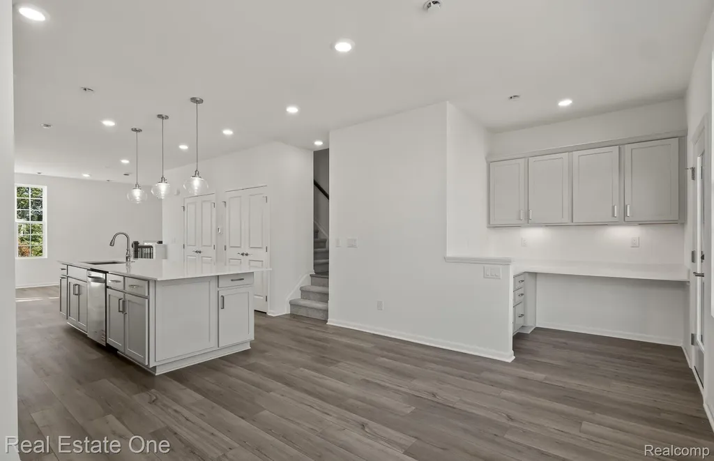 340 N Sydney Court Plymouth City MI 48170