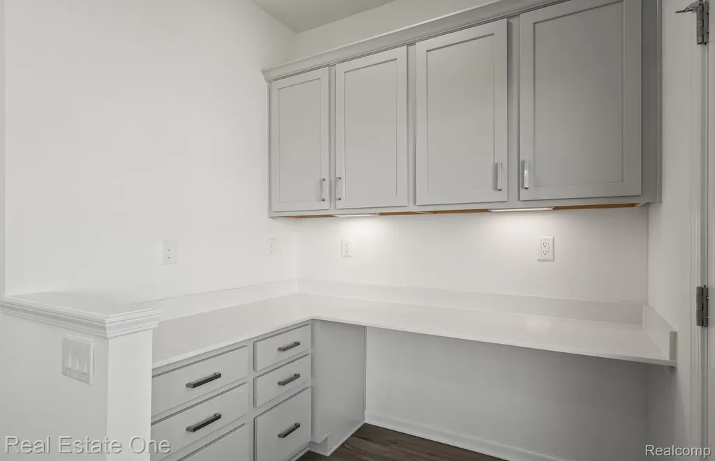 340 N Sydney Court Plymouth City MI 48170