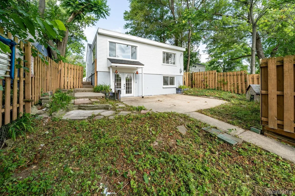15430 Bramell Street Detroit City MI 48223