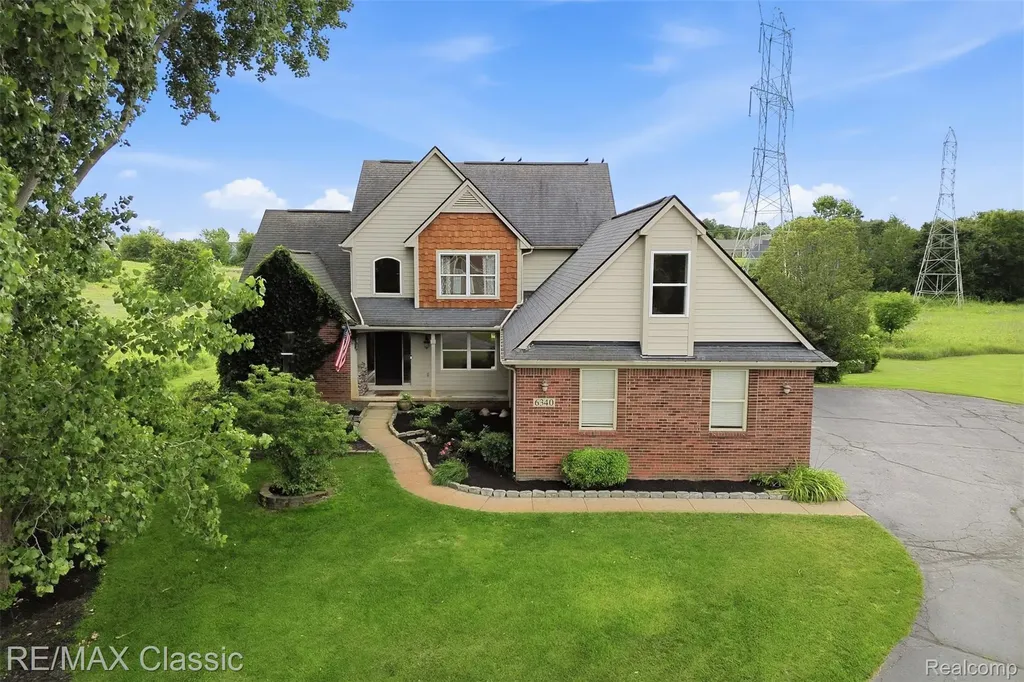6340 Stonewood Drive White Lake Charter Township MI 48383