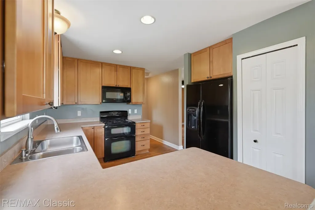 6340 Stonewood Drive White Lake Charter Township MI 48383