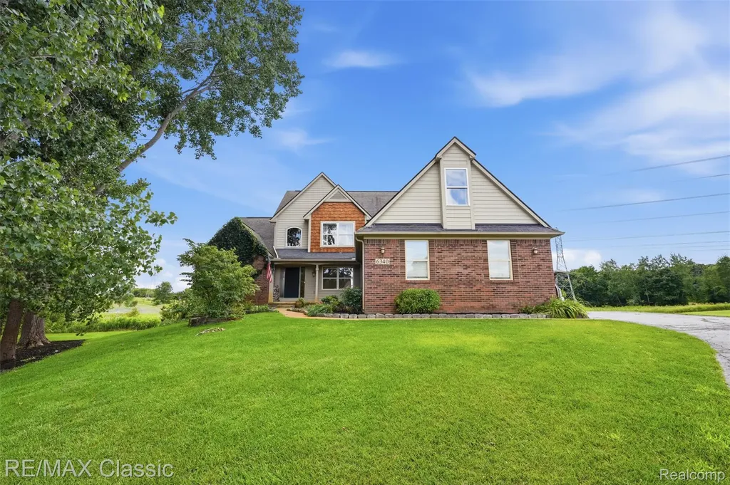 6340 Stonewood Drive White Lake Charter Township MI 48383