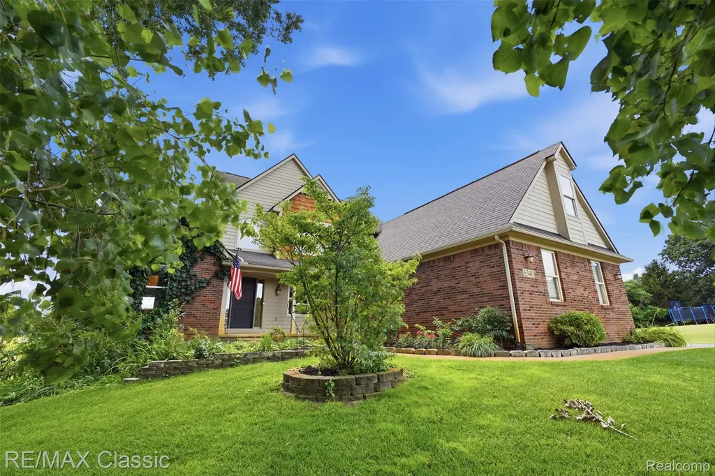 6340 Stonewood Drive White Lake Charter Township MI 48383