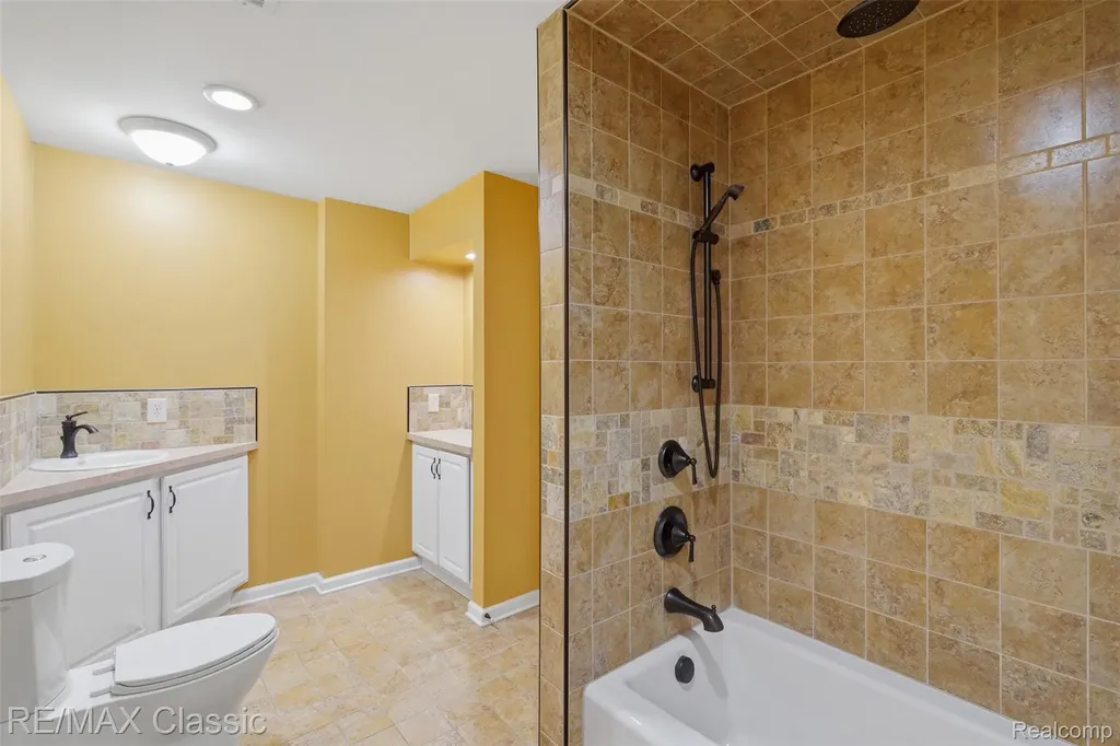 6340 Stonewood Drive White Lake Charter Township MI 48383