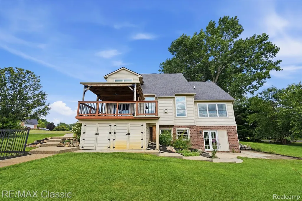 6340 Stonewood Drive White Lake Charter Township MI 48383