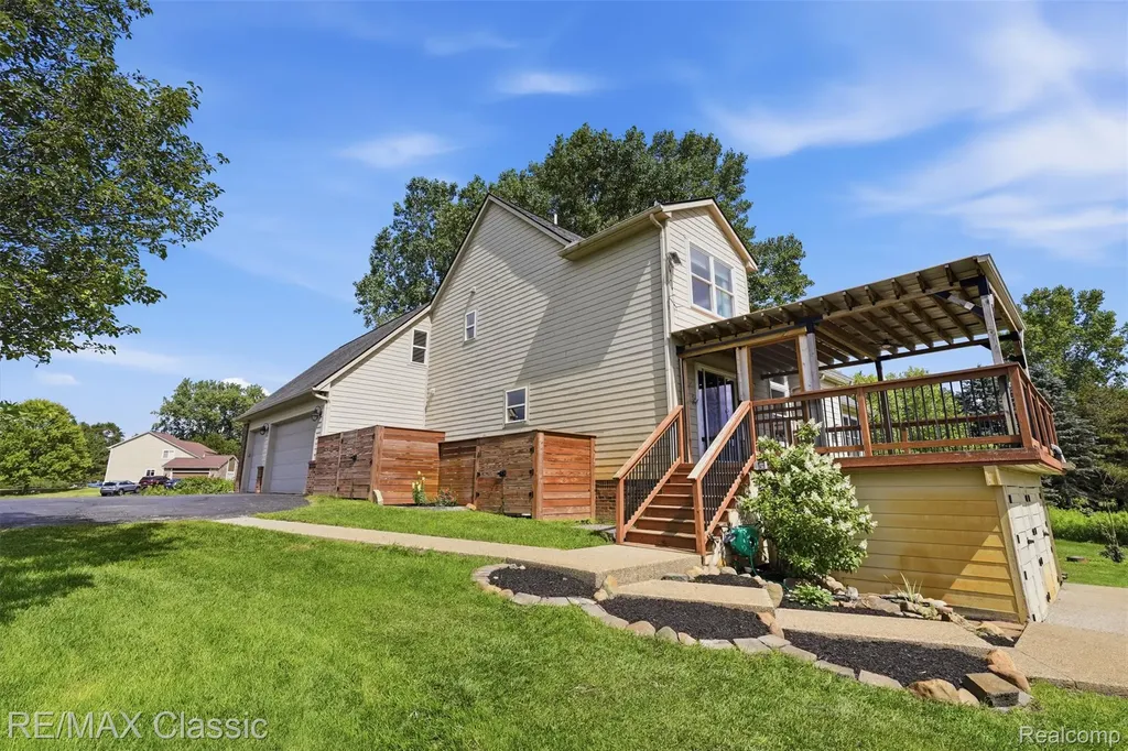 6340 Stonewood Drive White Lake Charter Township MI 48383