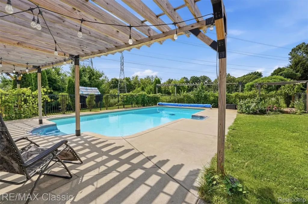 6340 Stonewood Drive White Lake Charter Township MI 48383