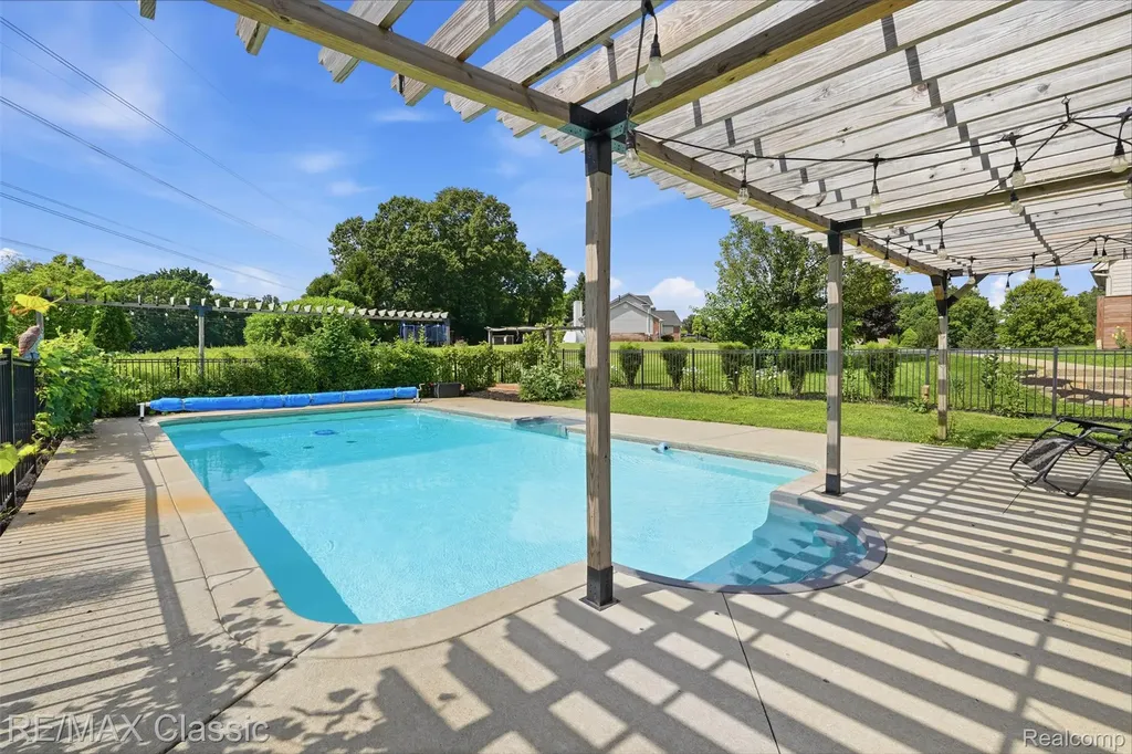 6340 Stonewood Drive White Lake Charter Township MI 48383