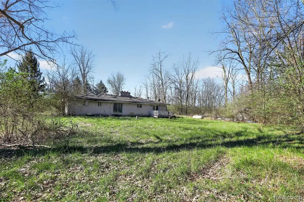 6718 Colf Road Exeter Township MI 48117