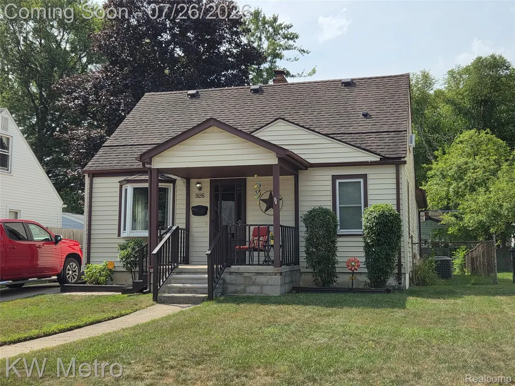 926 Bauman Avenue Royal Oak City MI 48073