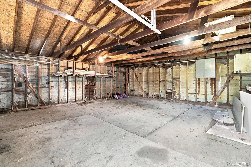 7546 Pine Street Taylor City MI 48180