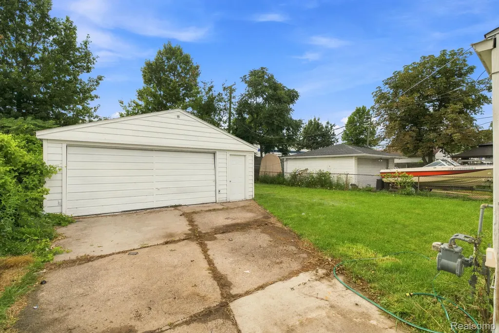 7546 Pine Street Taylor City MI 48180