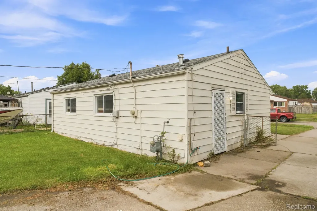 7546 Pine Street Taylor City MI 48180