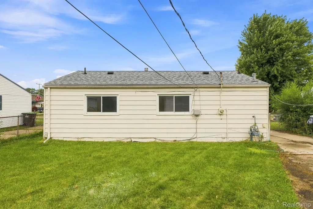 7546 Pine Street Taylor City MI 48180