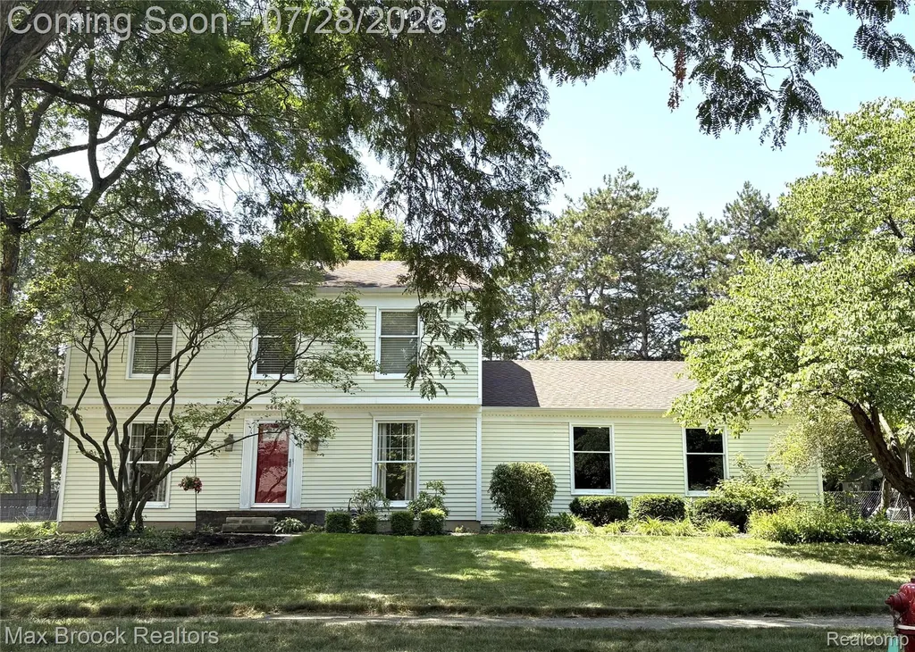 5443 Berwyck Drive Troy City MI 48085