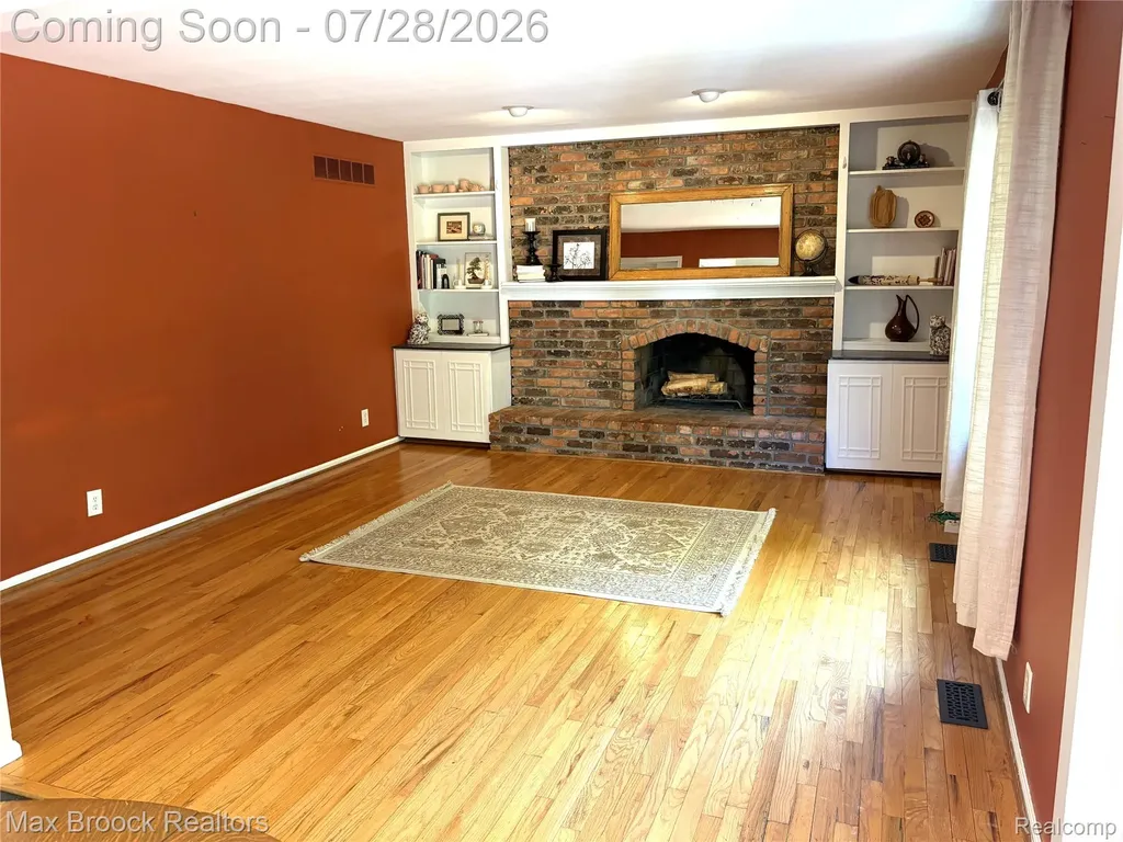 5443 Berwyck Drive Troy City MI 48085