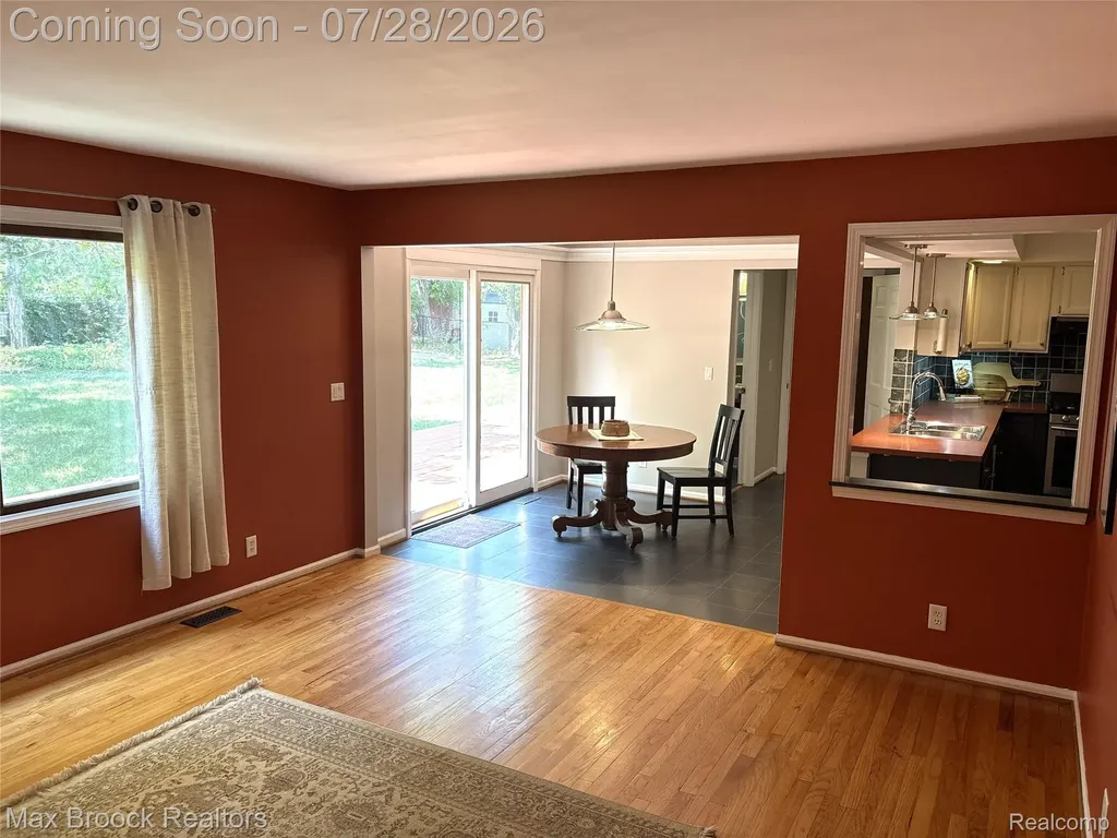 5443 Berwyck Drive Troy City MI 48085