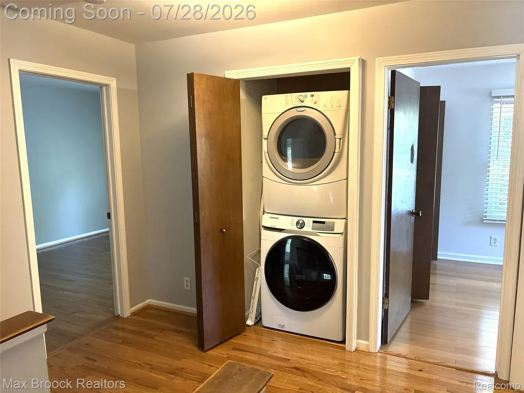 5443 Berwyck Drive Troy City MI 48085