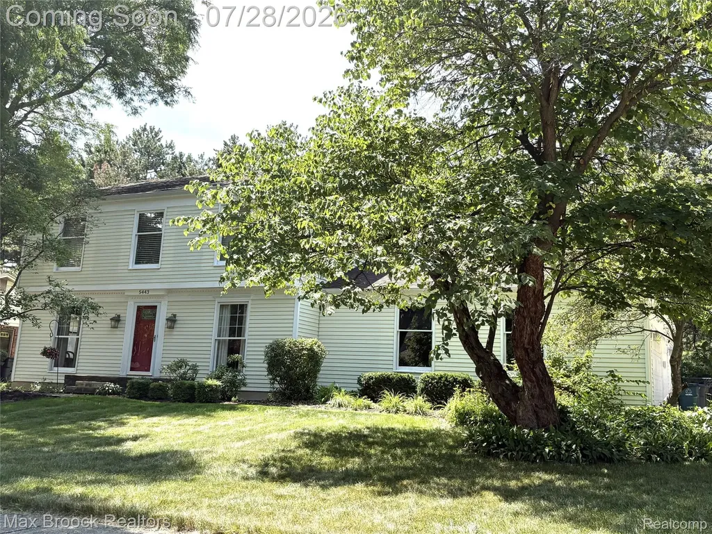 5443 Berwyck Drive Troy City MI 48085