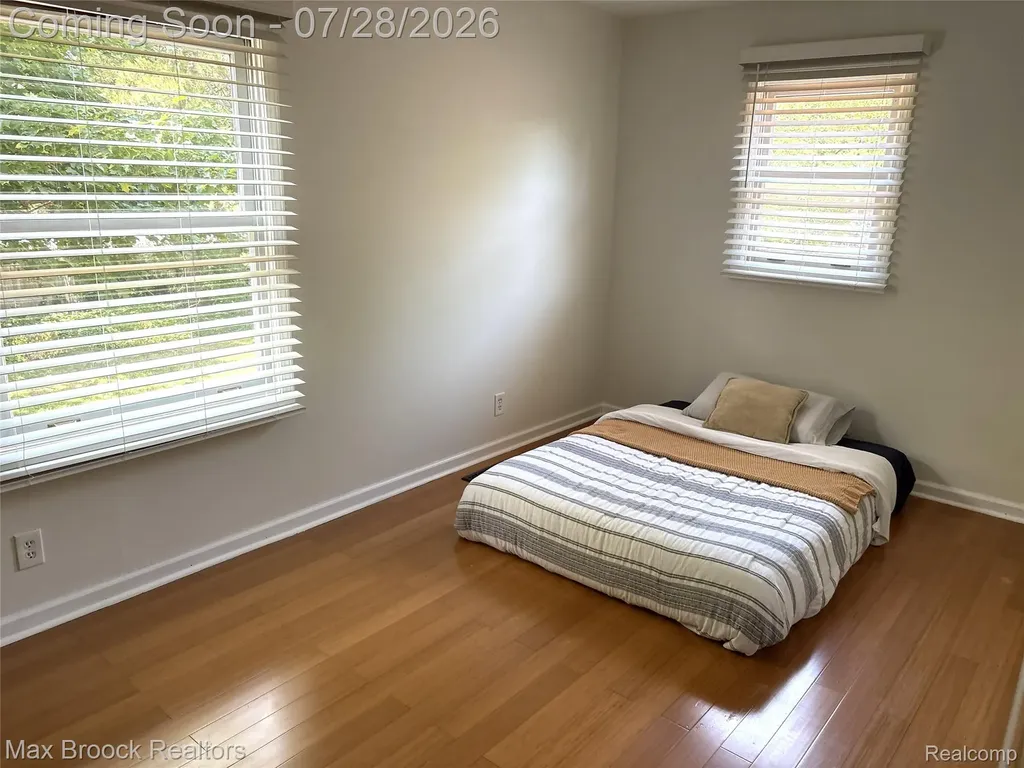 5443 Berwyck Drive Troy City MI 48085