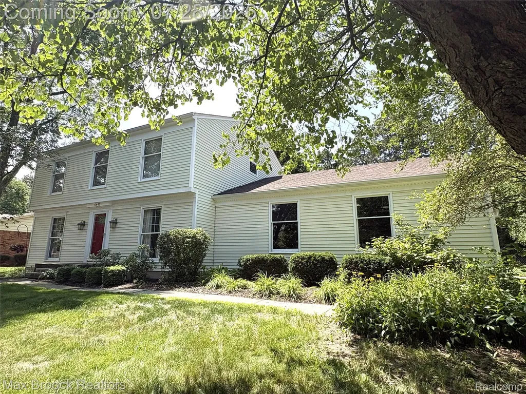 5443 Berwyck Drive Troy City MI 48085