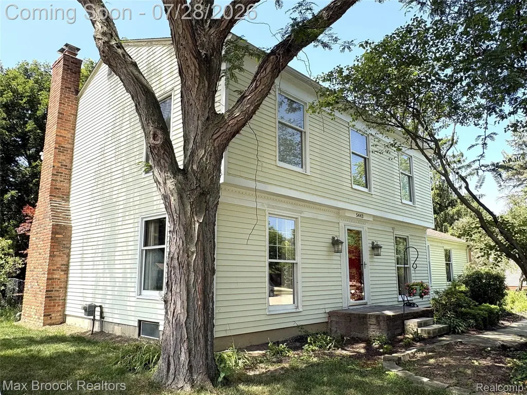 5443 Berwyck Drive Troy City MI 48085