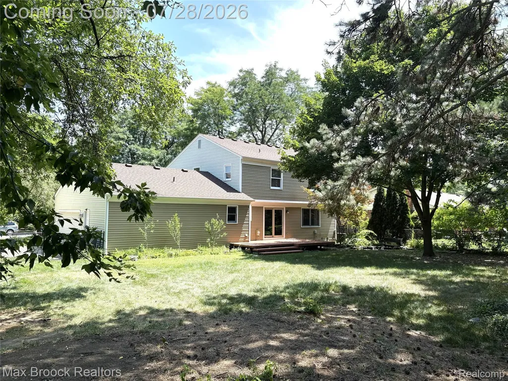 5443 Berwyck Drive Troy City MI 48085
