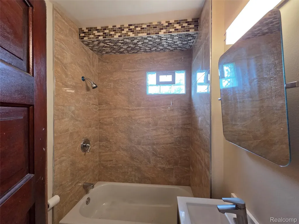 170 Geneva Street Highland Park City MI 48203