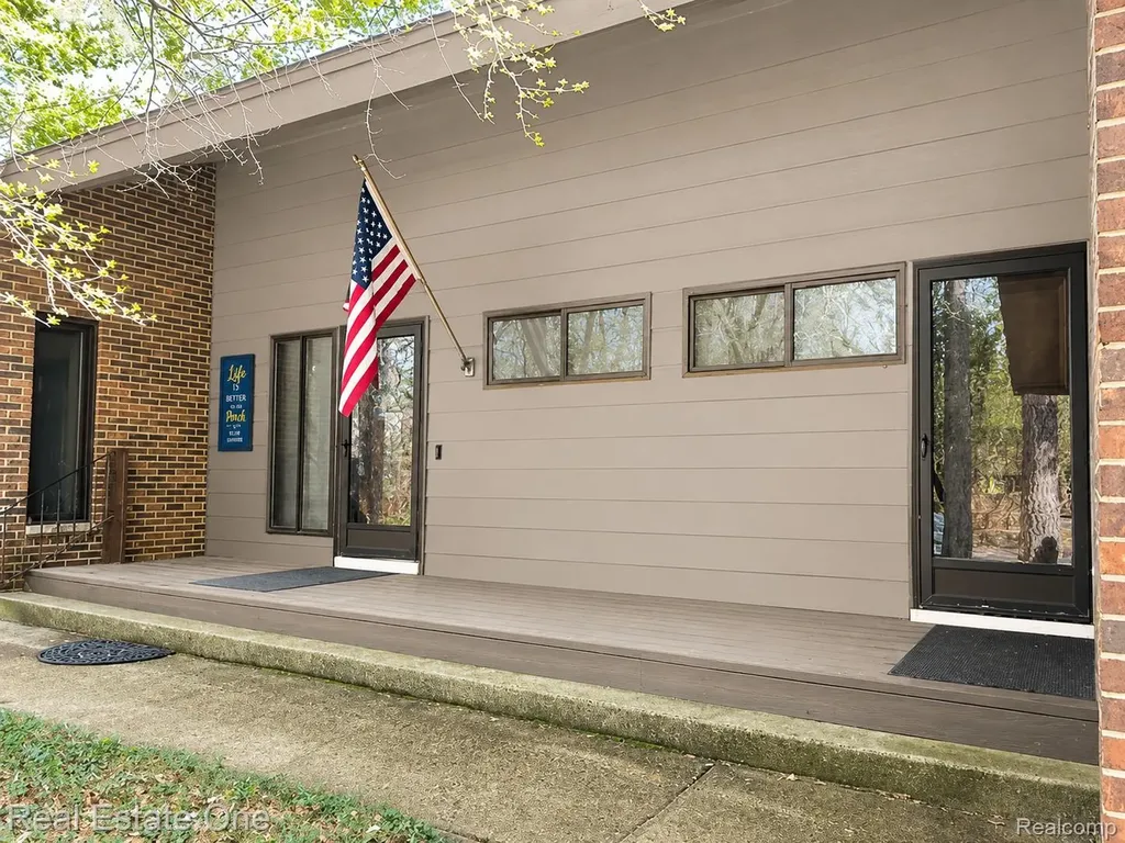 32674 Bingham Lane Bingham Farms Village MI 48025