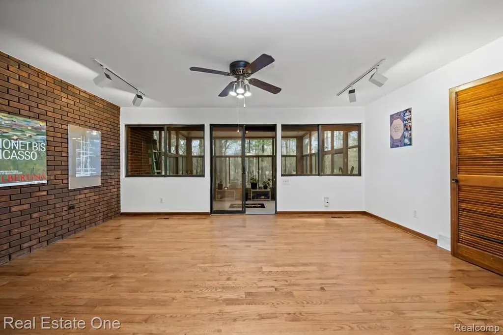 32674 Bingham Lane Bingham Farms Village MI 48025