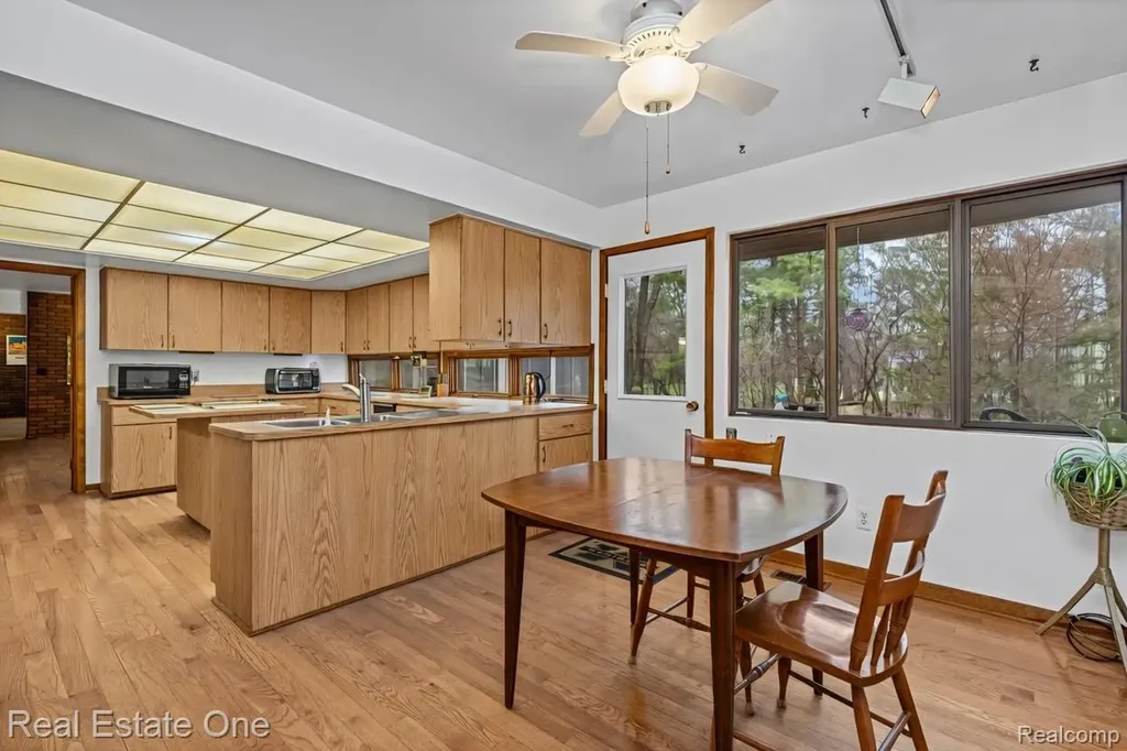 32674 Bingham Lane Bingham Farms Village MI 48025