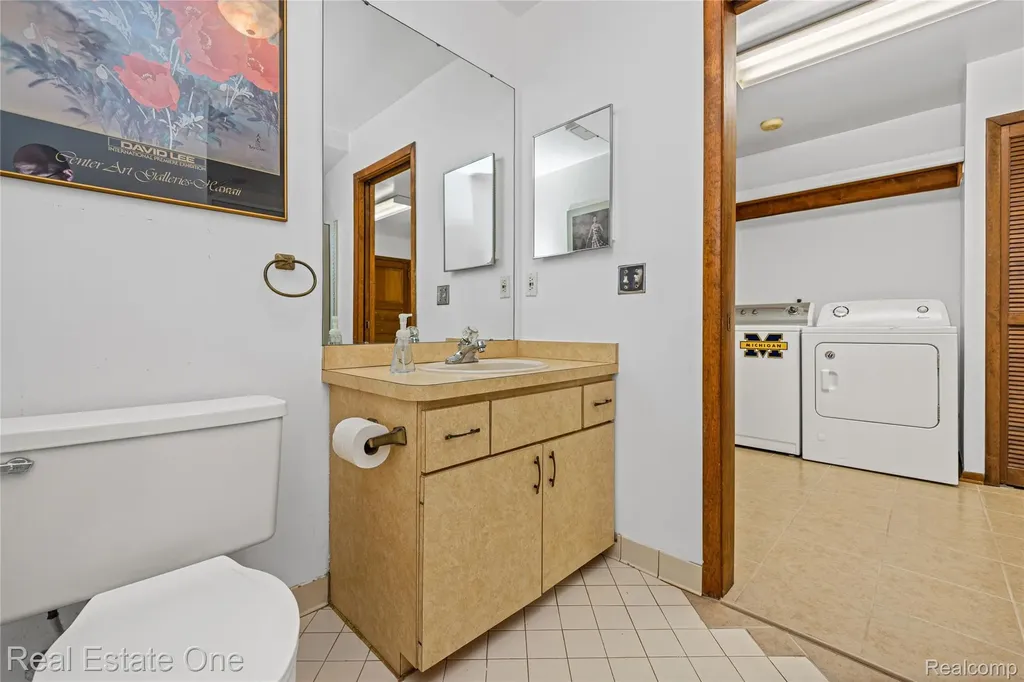 32674 Bingham Lane Bingham Farms Village MI 48025