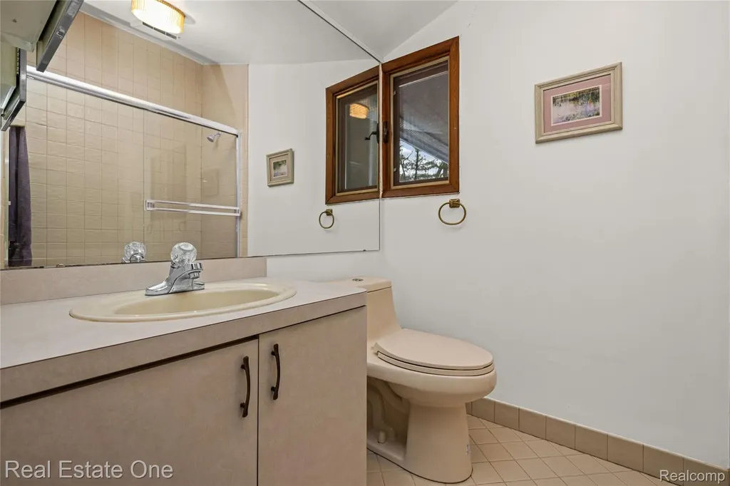 32674 Bingham Lane Bingham Farms Village MI 48025