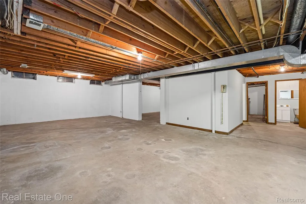 32674 Bingham Lane Bingham Farms Village MI 48025
