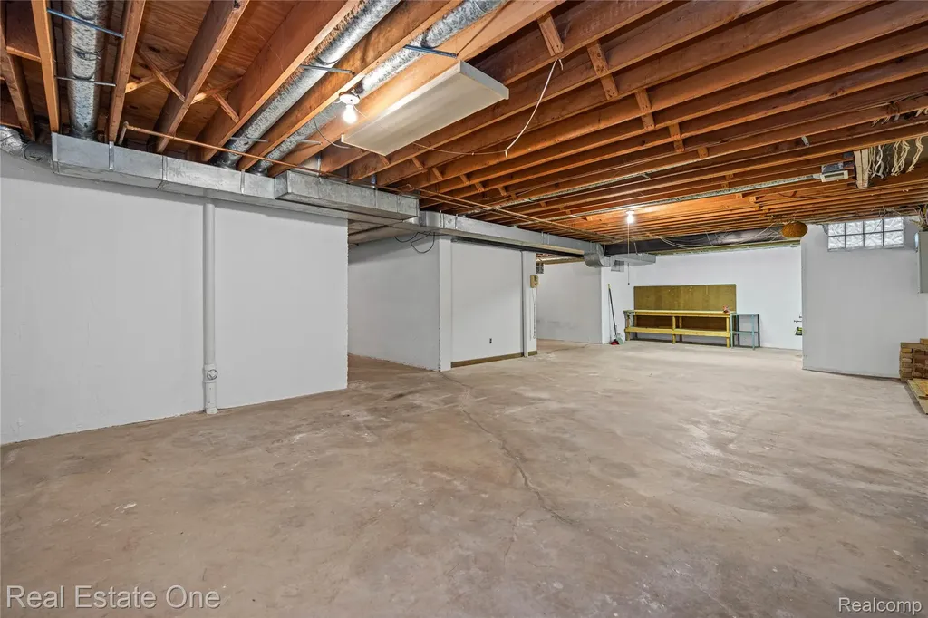 32674 Bingham Lane Bingham Farms Village MI 48025