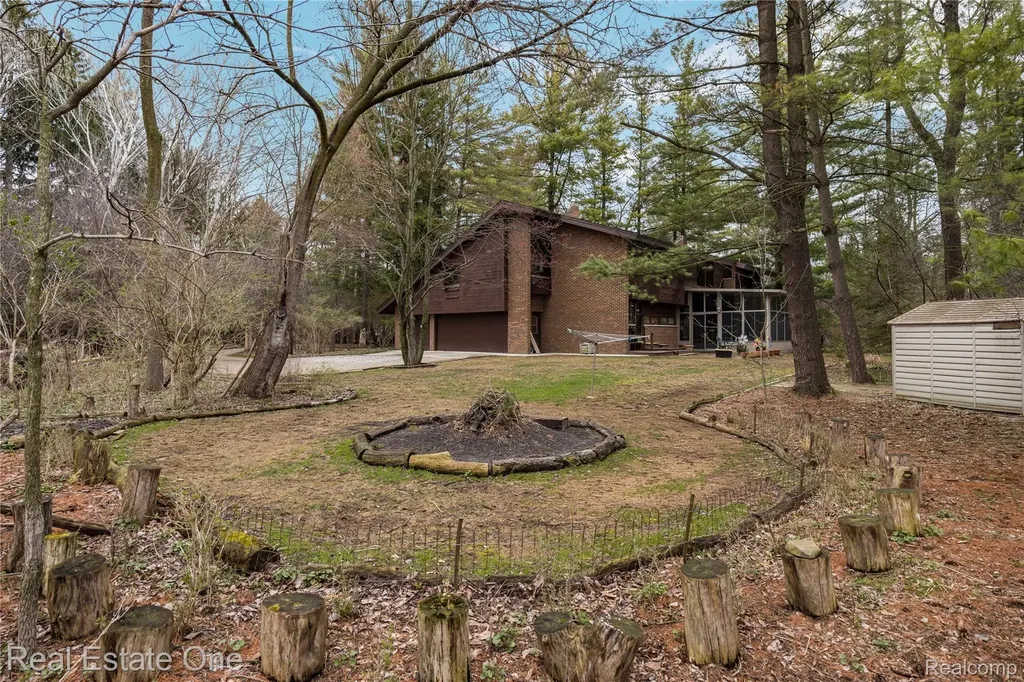 32674 Bingham Lane Bingham Farms Village MI 48025