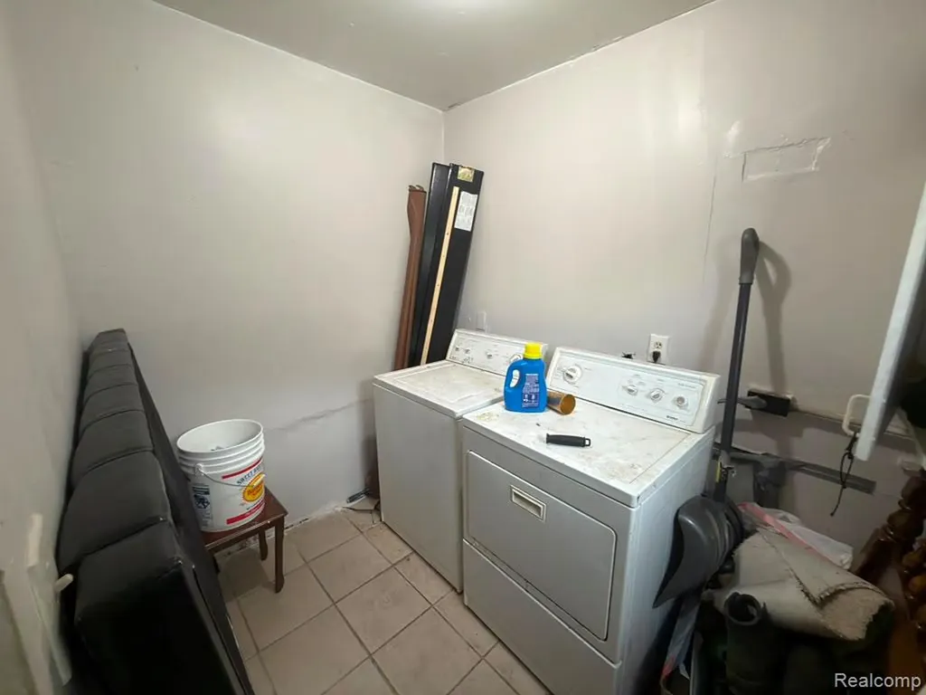 18700 Tireman Street Detroit City MI 48228