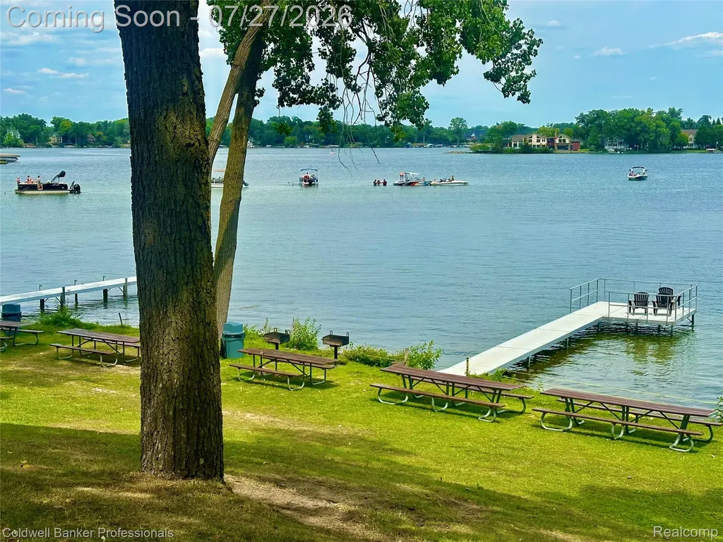 4235 Claire Court West Bloomfield Charter Township MI 48323